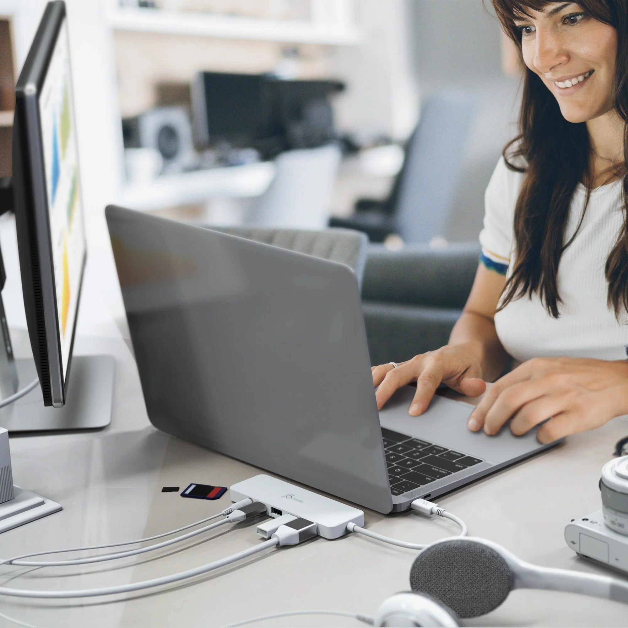 JCD373 USB-C® Multi-Port Hub with Power Delivery - Image 6