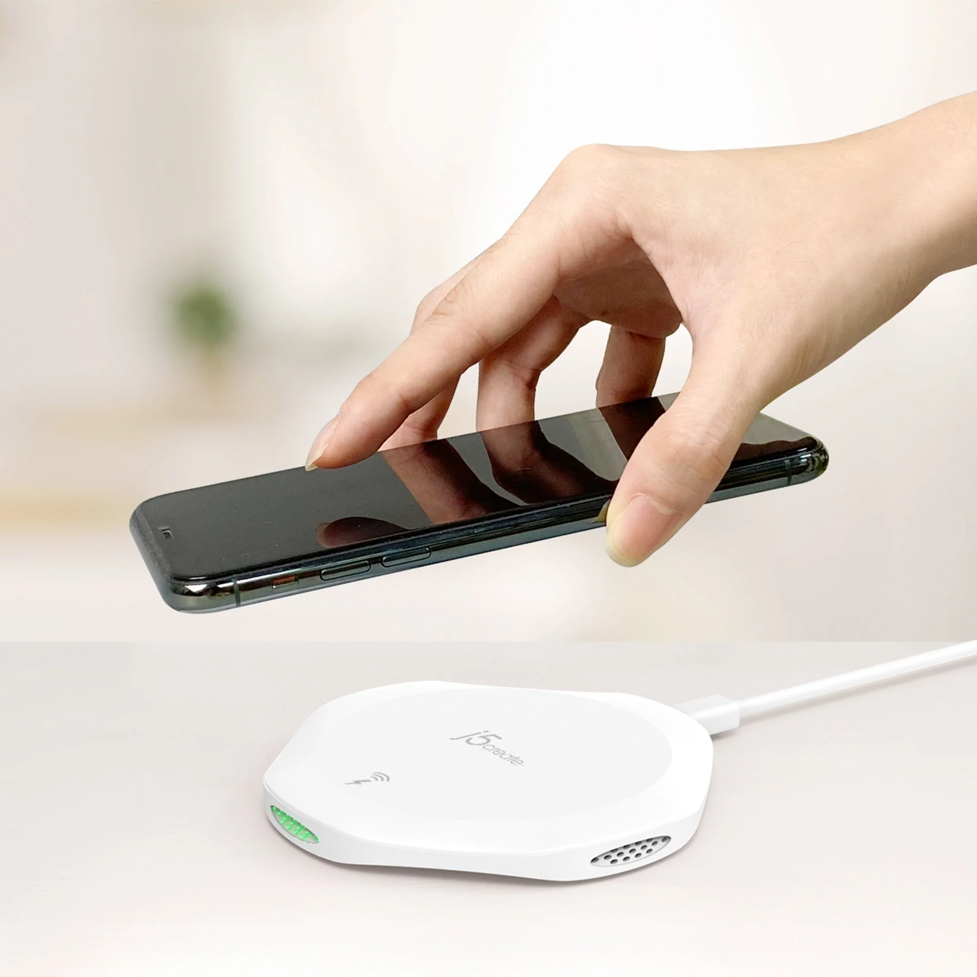JUPW1103NP Mightywave™ 10W Fast Wireless Charger with Heat Dissipation - Image 6